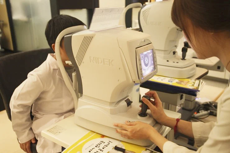 아이 눈썹찔림, 시력에 영향이 있을까요?